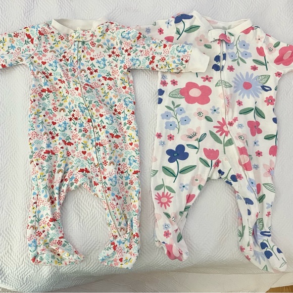 Carter’s Onesies Footie Bundle with Bows - Picture 2 of 4